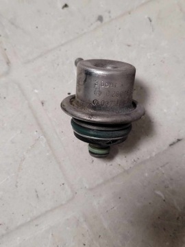Audi 80 90 S2 B4 Regulator ciśnienia paliwa 0280160507