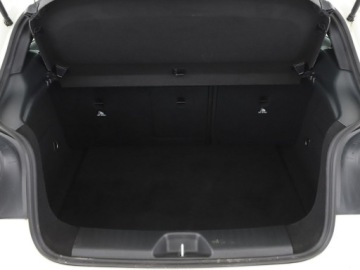 Mercedes Klasa A W176 Hatchback 5d Facelifting 180 122KM 2017 Mercedes A 180 AMG Line full LED Podg.fotele i, zdjęcie 19