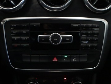 Mercedes Klasa A W176 Hatchback 5d 1.6 180 BlueEFFICIENCY 122KM 2014 Mercedes A A 180, Skóra, Navi, Klima, Parktronic, zdjęcie 12