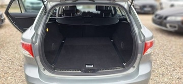 Toyota Avensis III Wagon 2.0 D-4D 126KM 2011 Toyota Avensis Mały Przebieg Climatronic, zdjęcie 9