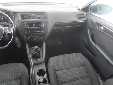 Volkswagen Jetta VI Sedan Facelifting 1.2 TSI 105KM 2017 VW Jetta 1.2 TSI, Salon Polska, 1. Właściciel, zdjęcie 7