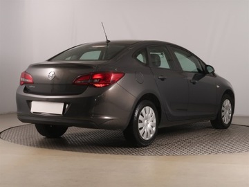 Opel Astra J Sedan 1.6 Twinport ECOTEC 115KM 2015 Opel Astra 1.6 16V, Salon Polska, Serwis ASO, zdjęcie 4