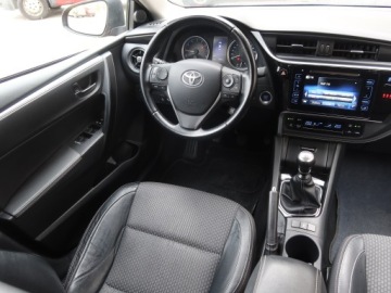 Toyota Corolla XI Sedan Facelifting 1,6 Valvematic 132KM 2017 Toyota Corolla 1.6 Valvematic, Salon Polska, zdjęcie 6