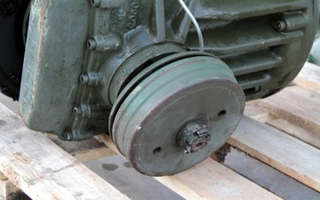 ПОЛНЫЙ ПРИВОД ВИЛОЧНОГО ПОГРУЗЧИКА С КОЛЕСАМИ 24В 1кВт