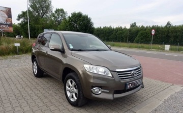 Toyota RAV4 III MPV Facelifting 2.2 D-4D 150KM 2010 Toyota RAV4 2.2D4D 150KM 4X4 Sol Klimatronik Skora 2.2 Diesel 150KM, zdjęcie 2