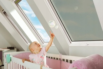 AMZ 092 1% Маркизная штора для мансардных окон Fakro и OptiLight 78x118 RAL 7022