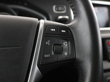 Volvo V40 II Hatchback Facelifting 2.0 D3 150KM 2018 Volvo V40 Automat navi klima auto czujniki, zdjęcie 28