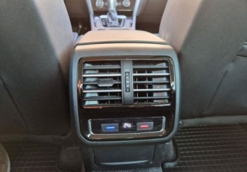 Volkswagen Passat B8 Limousine 1.8 TSI BlueMotion Technology 180KM 2017 Volkswagen Passat 1,8 TSI 180 KM Automat DSG Salon PL ASO Highline, zdjęcie 31