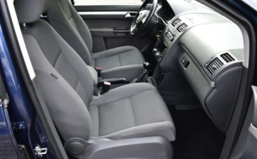 Volkswagen Touran II 1.6 TDI 105KM 2011 Volkswagen Touran Volkswagen Touran 1.6 Diesel 105KM, zdjęcie 18