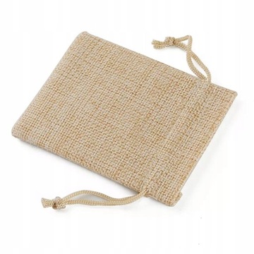 50 маленьких льняных карманов на шнурке