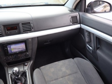 Opel Vectra C Hatchback 2.2 DTI ECOTEC 125KM 2002 Opel Vectra 2.2 DTI 16V, Klima, El. szyby, zdjęcie 7