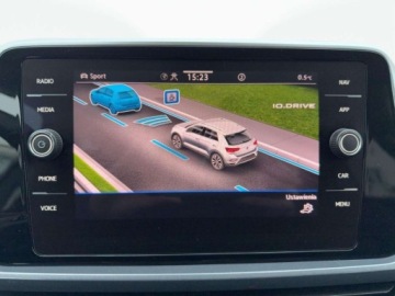 Volkswagen T-Roc I SUV Facelifting 2.0 TSI 190KM 2022 Volkswagen T-Roc 2.0 TSI 190 KM 4Motion FV23 Kamera cofania 2.0 Benzyna, zdjęcie 23