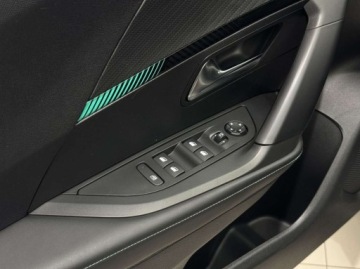 Peugeot 2008 II SUV 1.2 PureTech 130KM 2021 Peugeot 2008 Allure CarPlayAndroid Auto Keyless LED Asystent pasa ruchu, zdjęcie 18
