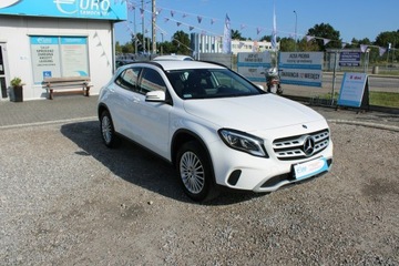 Mercedes GLA I Off-Roader Facelifting 1.6 180 122KM 2019 Mercedes GLA 180 F-vat KAMERA automat salon Polska