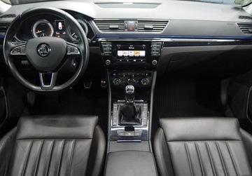 Skoda Superb III Kombi 1.8 TSI 180KM 2016 Skoda Superb Skory_Naglosnienie Canton_Panoramiczny dach 1.8 Benzyna, zdjęcie 4