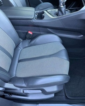 Peugeot 5008 II Crossover Facelifting 1.2 PureTech 130KM 2021 Peugeot 5008 POLIFT Kamera Cofania Benzyna Manual, zdjęcie 20