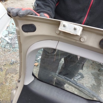 KIA CARENS III 3 VÍKO KUFRU ZADNÍ KUFRU
