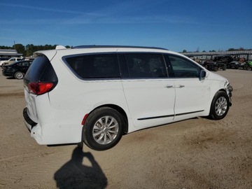 Chrysler Pacifica II 2018 Chrysler Pacifica Touring L 2018 3.6L 3.6 Benzyna 287KM, zdjęcie 3