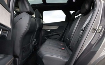 Peugeot 3008 II Plug-In Hybrid Facelifting 1.6 HYBRID 225KM 2021 Peugeot 3008 Peugeot 3008 225 e-EAT8 GT 1.6 Hybryda Plug-in 225KM, zdjęcie 16