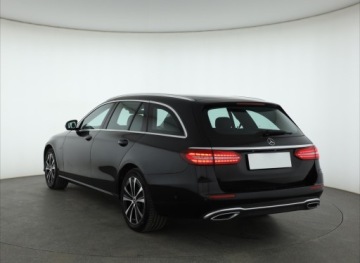 Mercedes Klasa E W213 Kombi Plug-in Facelifting 2.0 E300de 306KM 2021 Mercedes E E 300 de 4MATIC, 301 KM, 4X4, Automat, zdjęcie 3