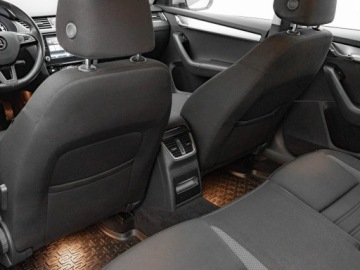 Skoda Octavia III Kombi Facelifting 2.0 TDI 150KM 2020 Škoda Octavia Skoda Octavia 2.0 TDI Ambition DSG, zdjęcie 24