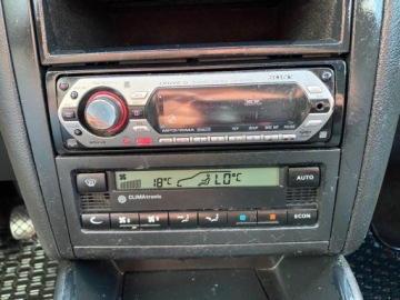 Volkswagen Golf V Hatchback 1.4 i 16V 75KM 2003 Volkswagen Golf KLIMATRONIC LEDY EL.SZYBY EL.LUSTERKA NISKI PRZEBIEG GWARA, zdjęcie 9