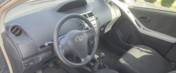 Toyota Yaris II Hatchback 5d 1.0 VVT-i 69KM 2010 Toyota Yaris 1.0 benz ,bezwypadek ,sprawny technicznie ,zadbany Benzyna, zdjęcie 8