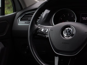 Volkswagen Tiguan Allspace SUV 2.0 TSI 190KM 2019 VW Tiguan Allspace 2.0 TSI, Salon Polska, zdjęcie 20