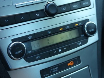 Toyota Avensis III Sedan Facelifting 2.0 Valvematic 152KM 2013 Toyota Avensis 2.0 Valvematic, Salon Polska, zdjęcie 14