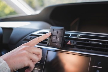 YANOSIK XS E-TOLL + WTYK + 3 MIESIĄCE ABONAMENTU GRATIS