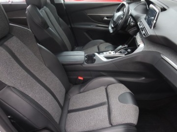 Peugeot 5008 II Crossover 1.6 BlueHDI 120KM 2018 Peugeot 5008 1.6 BlueHDi, Salon Polska, zdjęcie 8