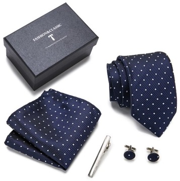 Набор зажимов для галстука и нагрудного платка.