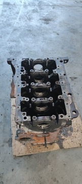 БЛОК ДВИГАТЕЛЯ AUDI A4 B7 A6 C6 2.0 TDI BRE 03G021A