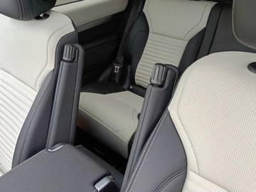 Land Rover Discovery V Terenowy Facelifting 3.0D I6 249KM 2024 LAND ROVER Discovery V D250 S Suv 3.0 (249KM) 2024, zdjęcie 5