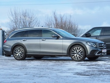 Mercedes Klasa E W213 Kombi 2.0 220d 194KM 2020 Mercedes E220d All Terrain 4m AirMatic 360° Pamięci HUD Webasto ACC Keyless, zdjęcie 35