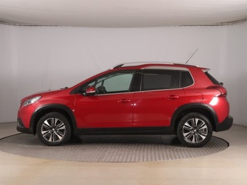 Peugeot 2008 I SUV Facelifting 1.2 PureTech 110KM 2017 Peugeot 2008 1.2 PureTech, Salon Polska, zdjęcie 2