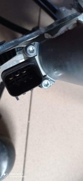 ZVEDÁK OKNO PRAVÝ DODGE CHALLENGER 2015-2021