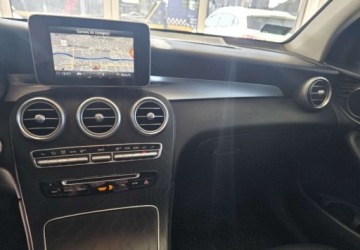 Mercedes GLC C253 SUV 2.1 220 d 170KM 2018 Mercedes-Benz GLC Salon Polska , aktywny radar, oryginalny lakier 2.1 170KM, zdjęcie 7