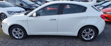 Alfa Romeo Giulietta Nuova II Hatchback 5d 1.4 TB 16v 120KM 2013 Alfa Romeo Giulietta Alfa Romeo Giulietta ver-1-4-tb 1.4 Benzyna 120KM, zdjęcie 7