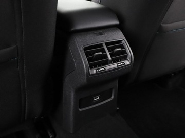 Citroen C4 III SUV 1.2 PureTech 130KM 2024 Citroen C4 full LED virtual cocpit kamera i, zdjęcie 36