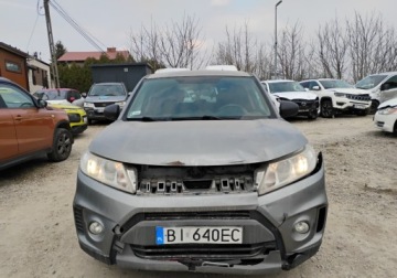 Suzuki Vitara III SUV 1.6 VVT 120KM 2016 Suzuki Vitara 2016r, 1.6 Benzyna. Uszkodzony tyl i lekko przod. Jezdzi., zdjęcie 16