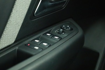 Citroen C4 III SUV 1.2 PureTech 130KM 2021 Citroen C4 1.2 PureTech, Salon Polska, Serwis ASO, zdjęcie 14