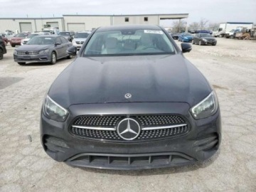 Mercedes Klasa E W214 2023 Mercedes-Benz Klasa E 2023r., E 450 4MATIC, od ubezpieczalni 3.0 Benzyna, zdjęcie 1