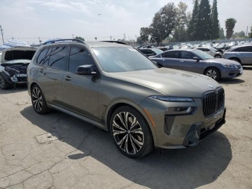 BMW X7 2025 BMW X7 M60i 2025 4.4l 4.4 Benzyna 523KM, zdjęcie 4