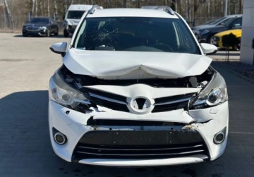 Toyota Verso Minivan Facelifting 2.0 D-4D 124KM 2014 Toyota Verso 2.0D-4D 124KM 2014r. 7-os.auto zarejestrowane i ubezpieczone, zdjęcie 1