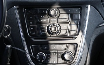 Opel Mokka I SUV 1.4 Turbo ECOTEC 140KM 2015 Opel Mokka Nawigacja , Dwustrefowa Klimatyzacja, czujniki parkowania, GWAR, zdjęcie 6