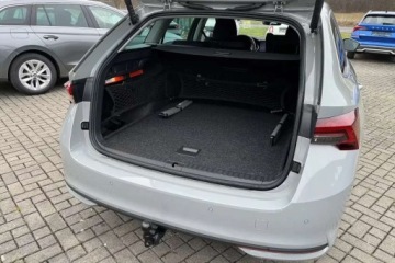 Skoda Octavia IV Liftback 1.5 TSI EVO 150KM 2026 Skoda Octavia Pakiet Chrom Drive Selection Kamera cofania Reflektory Ma, zdjęcie 22