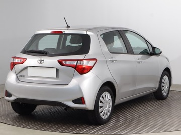 Toyota Yaris III Hatchback 5d Facelifting 2017 1.5 Dual VVT-iE 111KM 2018 Toyota Yaris 1.5 Dual VVT-i, Salon Polska, zdjęcie 4