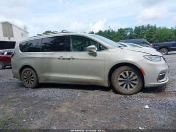 Chrysler Pacifica II 2021 Chrysler Pacifica Hybrid Touring L 2021 3.6l 3.6 Hybryda 260KM, zdjęcie 6