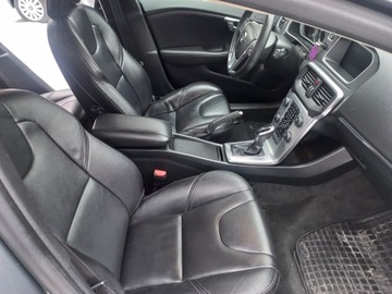 Volvo V40 II Hatchback Facelifting 2.0 D3 150KM 2018 Volvo V40 2.0 d3150 KM, zdjęcie 21